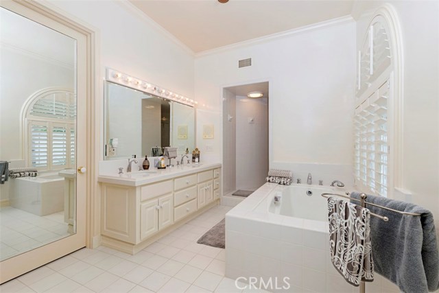 97 Ritz Cove Drive, Dana Point CA: https://media.crmls.org/medias/368818e9-7918-46c7-963f-3d20a293ffc3.jpg