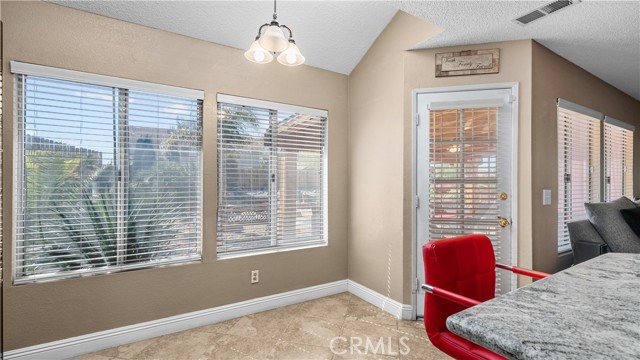 Detail Gallery Image 23 of 45 For 37419 Oxford Dr, Palmdale,  CA 93550 - 3 Beds | 3 Baths