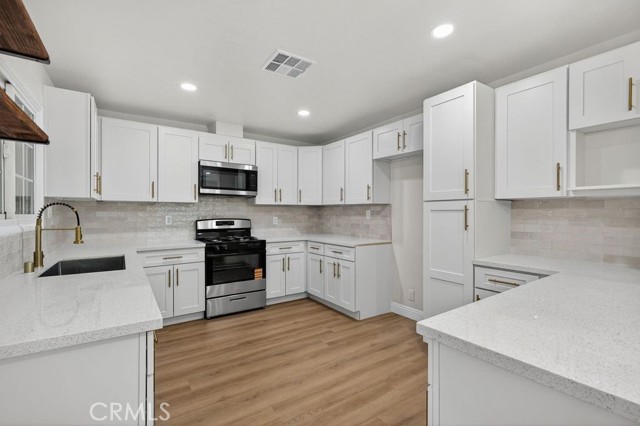 Detail Gallery Image 4 of 17 For 629 S Sage, Rialto,  CA 92376 - 3 Beds | 1 Baths