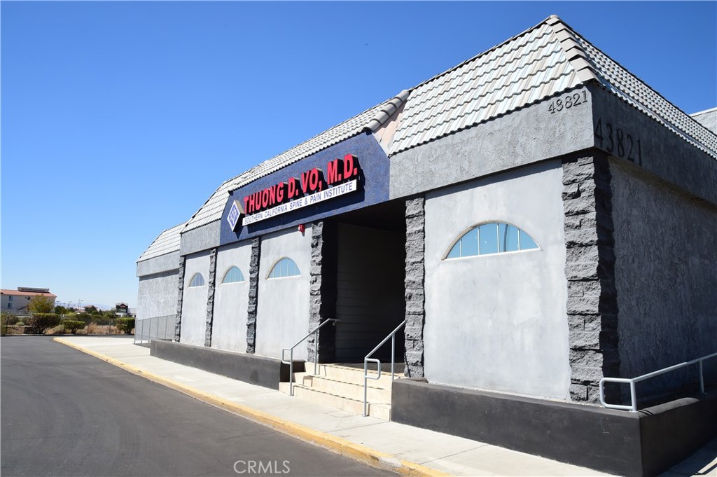 43821 W 15th Street W, Lancaster, CA 93534