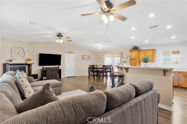 Detail Gallery Image 7 of 50 For 21237 South Rd, Apple Valley,  CA 92307 - 3 Beds | 2 Baths