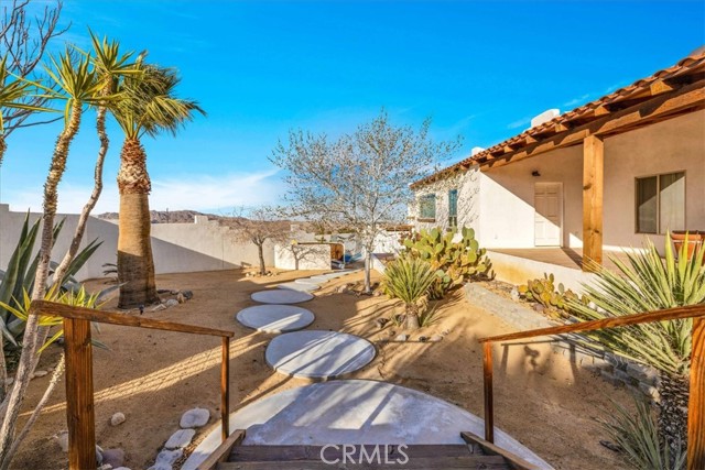 7423 Juniper Road, Joshua Tree CA: https://media.crmls.org/medias/36899205-2949-41e1-91f8-38f51d614d87.jpg