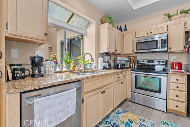 Detail Gallery Image 15 of 51 For 40402 via Siena, Murrieta,  CA 92562 - 3 Beds | 2/1 Baths