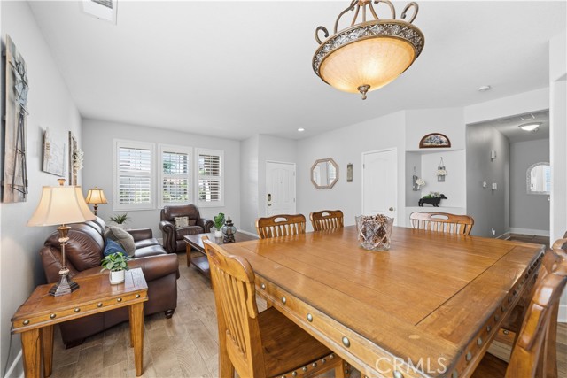 Detail Gallery Image 9 of 43 For 2065 Bergerac, San Jacinto,  CA 92583 - 4 Beds | 2 Baths