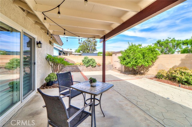 6815 Arthur Court, Chino CA: https://media.crmls.org/medias/368a4be8-881b-4159-afb0-e6787107d5e8.jpg