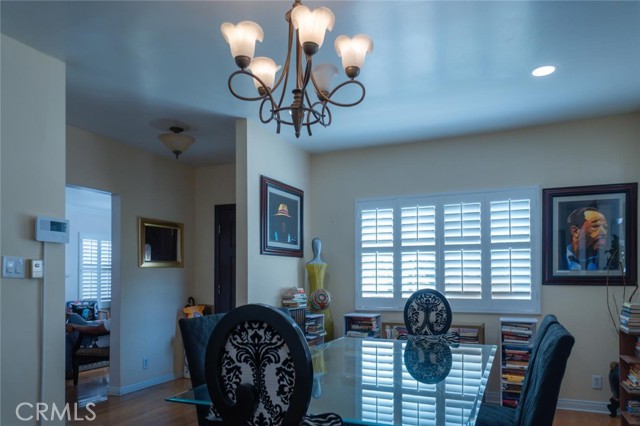 3815 Welland Avenue, Los Angeles CA: https://media.crmls.org/medias/368a77d9-f7c4-4834-b570-2d3bc2498889.jpg