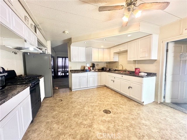 Detail Gallery Image 11 of 18 For 44523 Woodrow Way, Hemet,  CA 92544 - 3 Beds | 2 Baths