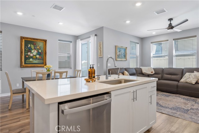 Detail Gallery Image 9 of 47 For 4074 Shada Ln, Corona,  CA 92883 - 4 Beds | 3 Baths