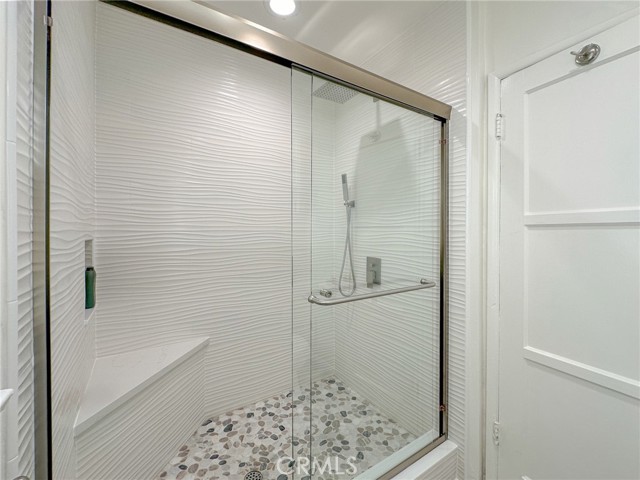 Detail Gallery Image 19 of 27 For 58 10th Ct #B,  Hermosa Beach,  CA 90254 - 1 Beds | 1 Baths