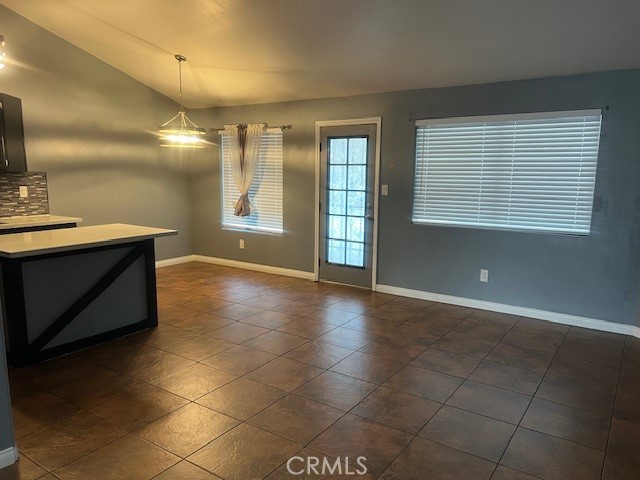 Detail Gallery Image 6 of 19 For 603 Calle Del Sol, Bakersfield,  CA 93307 - 4 Beds | 2 Baths