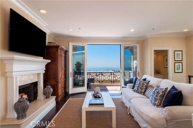 712 Manhattan Beach Boulevard, Manhattan Beach, California 90266, 3 Bedrooms Bedrooms, ,3 BathroomsBathrooms,Residential,Sold,Manhattan Beach,SB17051799