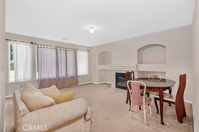 3529 Paseo Verde Avenue, Merced CA: https://media.crmls.org/medias/368e7b48-0e6f-4dc5-8463-1325d36ad1dd.jpg