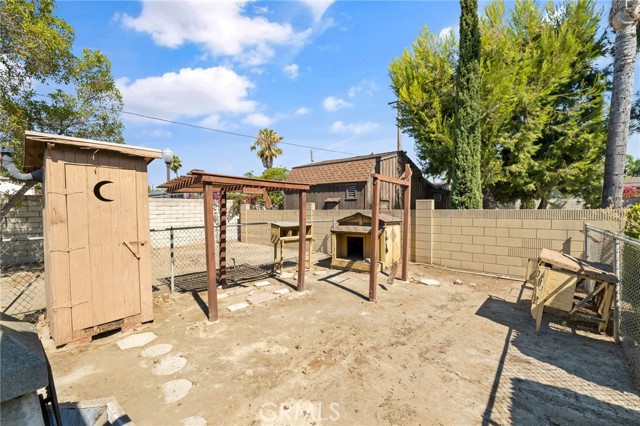 531 N Cherry Tree Lane, Anaheim CA: https://media.crmls.org/medias/368e9509-b8e2-4c9f-90e2-9d14d3c2222c.jpg