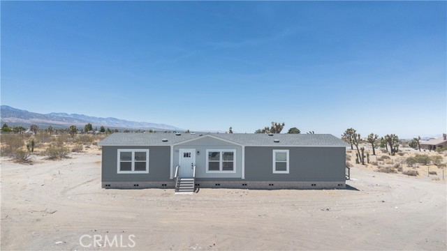 Detail Gallery Image 2 of 38 For 13130 Silver Rock Rd, Pinon Hills,  CA 92372 - 4 Beds | 2 Baths