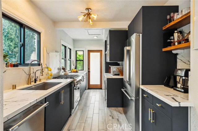 1812 Las Flores Drive, Los Angeles CA: https://media.crmls.org/medias/368ee2a3-640b-4e24-bdb3-1c2a8d3cd92b.jpg