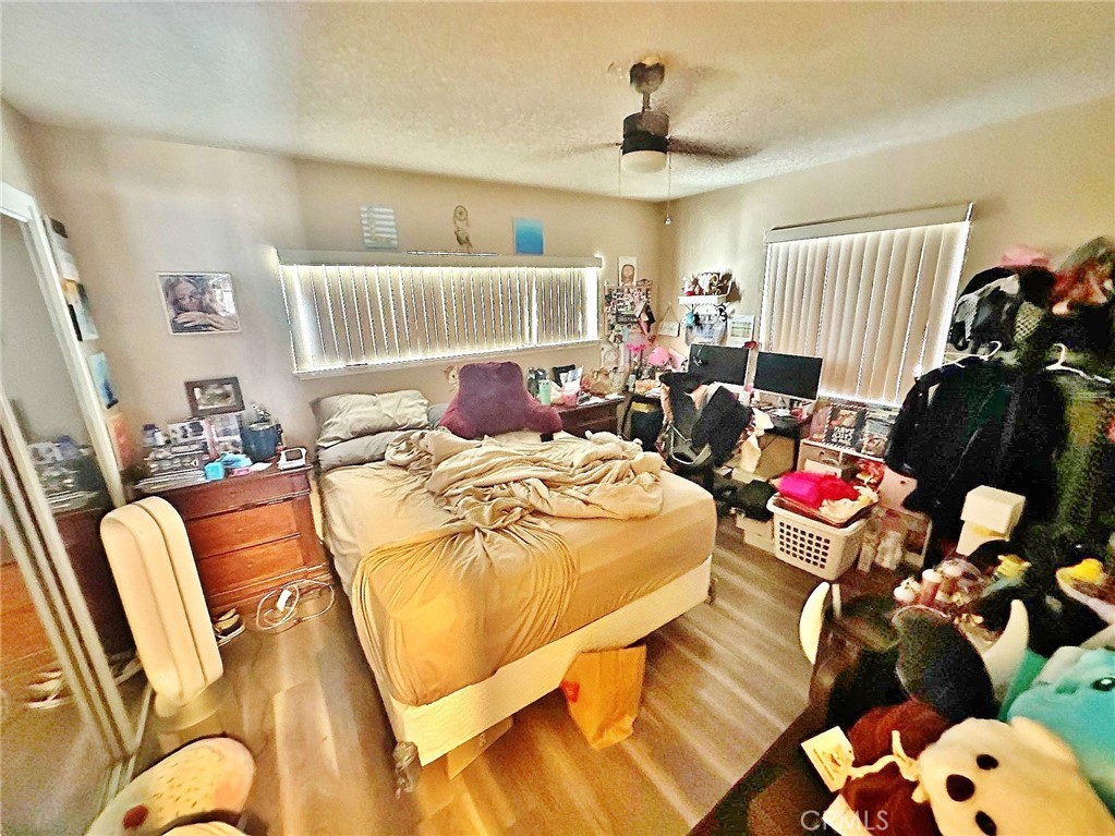 https://media.crmls.org/medias/368f662d-3a10-47bf-b370-6971780c7436.jpg?preset=X-Large