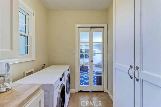 3935 Lime Avenue, Long Beach CA: https://media.crmls.org/medias/36906349-4916-4883-8e0d-f01cb49ef25c.jpg