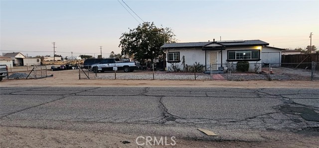 Detail Gallery Image 4 of 6 For 11865 Lee Ave, Adelanto,  CA 92301 - 2 Beds | 1 Baths