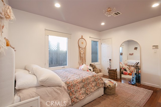 Detail Gallery Image 19 of 33 For 5229 Vantage, Valley Village,  CA 91607 - 3 Beds | 3 Baths