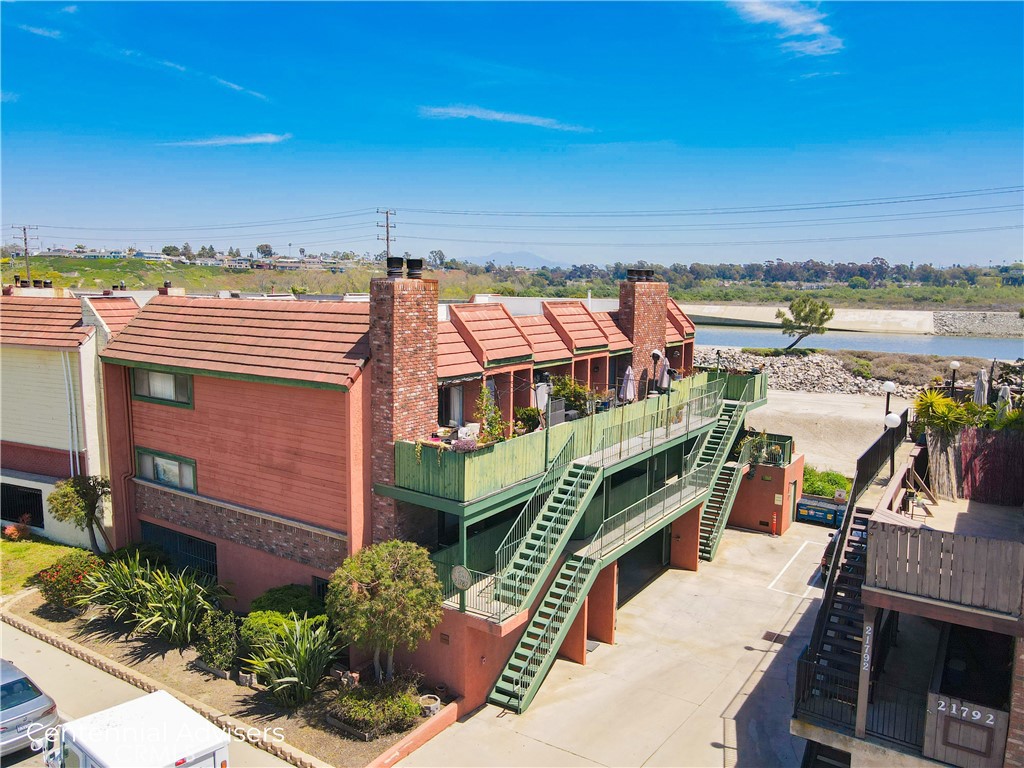 21782 Brookhurst Avenue, Huntington Beach, CA 92646