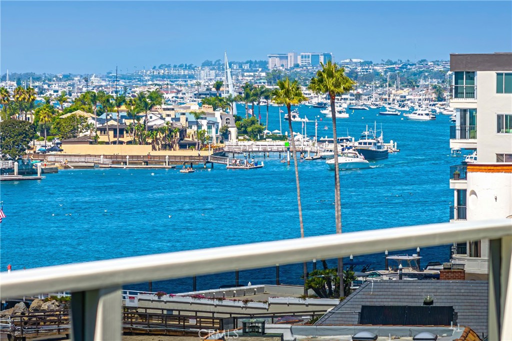 36913334 065b 4aa3 A66a 79223862a1b2