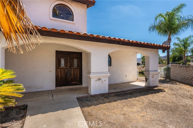 21998 Strawberry Lane, Canyon Lake CA: https://media.crmls.org/medias/36918f63-f6f4-46a8-91e3-d27a286f233c.jpg