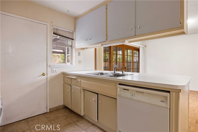 Detail Gallery Image 17 of 32 For 3102 Warren Ln, Costa Mesa,  CA 92626 - 3 Beds | 2 Baths