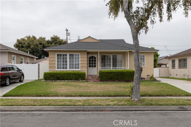 5939 Greentop Street, Lakewood CA: https://media.crmls.org/medias/36935531-f621-4311-9607-658390ca8fd7.jpg