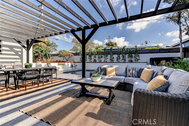 Detail Gallery Image 5 of 55 For 876 Center St, El Segundo,  CA 90245 - 3 Beds | 2/1 Baths