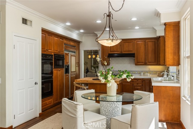 Detail Gallery Image 10 of 55 For 5985 Vista De La Luz, Woodland Hills,  CA 91367 - 4 Beds | 3/1 Baths