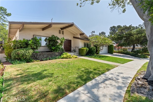 636 S Camino Cerrado, South Pasadena CA: https://media.crmls.org/medias/369589a9-9845-4ba6-87f5-83fe33e35ab1.jpg