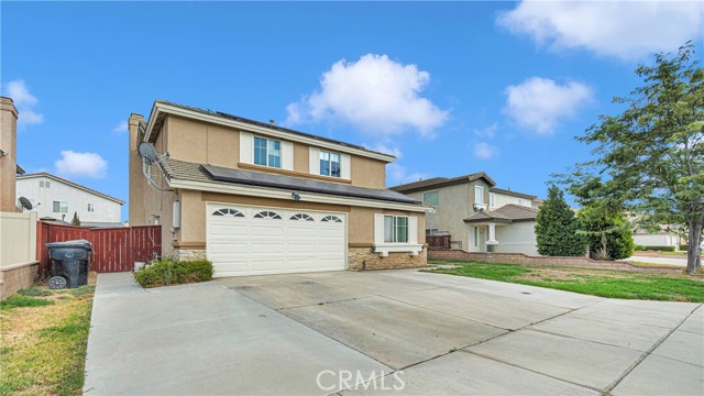 Detail Gallery Image 1 of 36 For 1650 Elmbridge Ln, Hemet,  CA 92545 - 6 Beds | 2/1 Baths