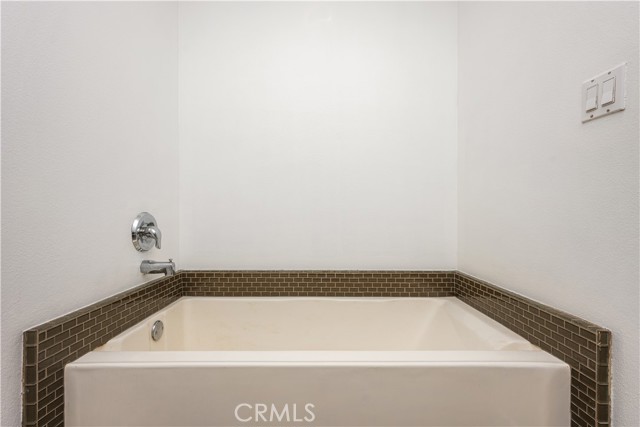 Detail Gallery Image 14 of 32 For 250 N First St #322,  Burbank,  CA 91502 - 2 Beds | 2 Baths