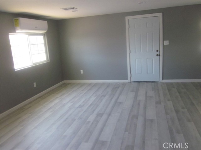 332 N Lyon Avenue, Hemet CA: https://media.crmls.org/medias/3696c187-c30e-4f80-8655-55d6cf7c4f93.jpg