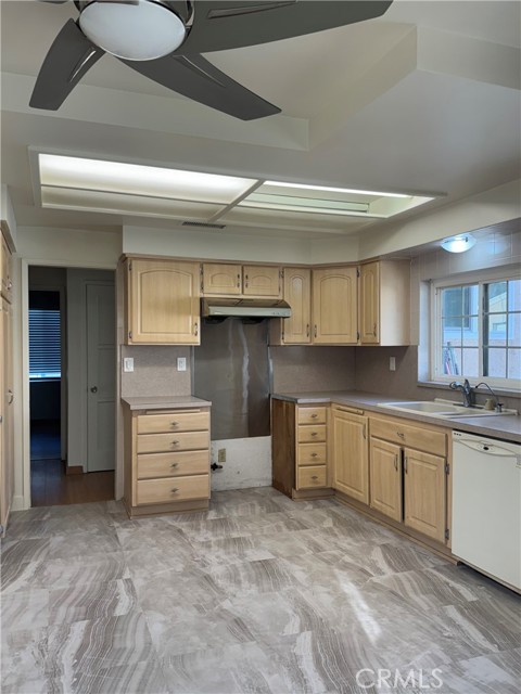 612 S 3rd Street, Montebello CA: https://media.crmls.org/medias/36976e00-a3c2-424a-b42d-ebc80d99e866.jpg