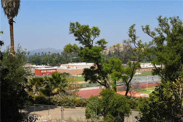 2475 Sunset Drive, Riverside CA: https://media.crmls.org/medias/36979d73-dd64-440c-8a2f-f7e3c1371dde.jpg