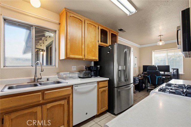 Detail Gallery Image 16 of 44 For 170 Artesia, Chico,  CA 95973 - 3 Beds | 2 Baths