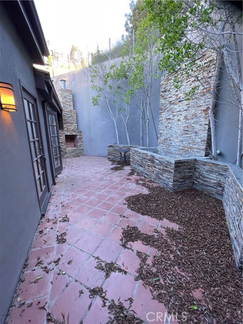 Detail Gallery Image 15 of 17 For 8655 Hillside, Los Angeles,  CA 90069 - 4 Beds | 4 Baths