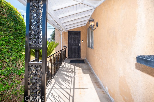 Detail Gallery Image 7 of 58 For 1823 N Rowan, Los Angeles,  CA 90032 - 3 Beds | 2 Baths