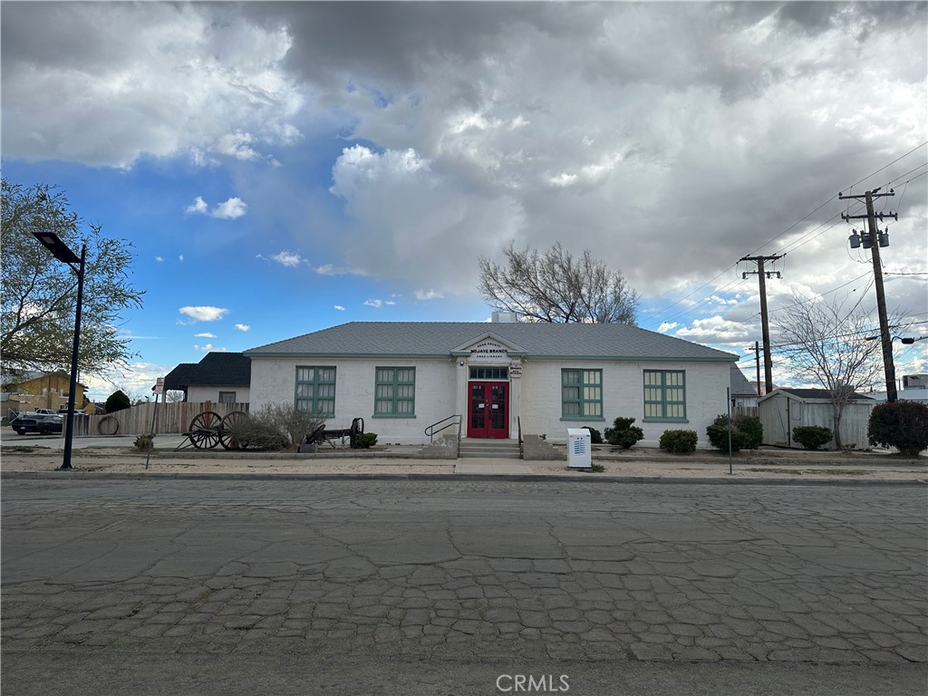 2320 Belshaw Street, Mojave, CA 93501