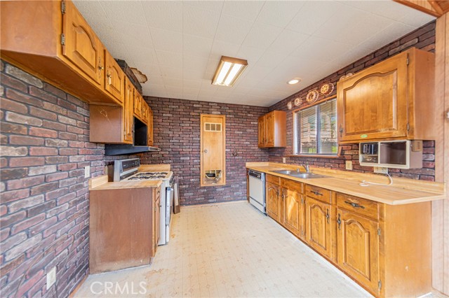 Detail Gallery Image 20 of 39 For 39423 Summit, Oakhurst,  CA 93644 - 3 Beds | 2 Baths