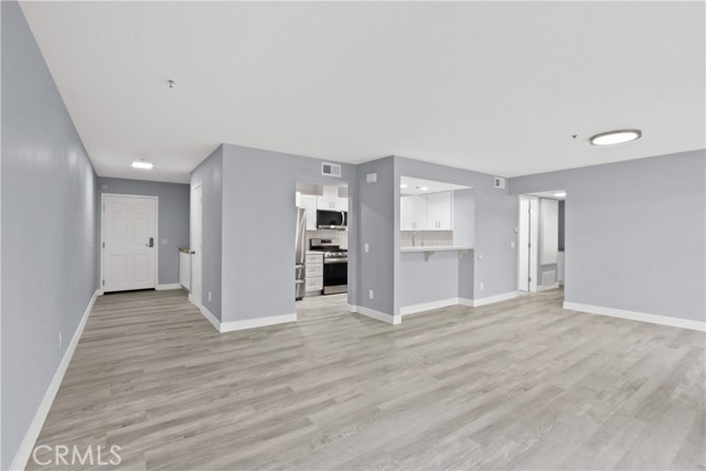 Detail Gallery Image 7 of 21 For 220 Nice Ln #102,  Newport Beach,  CA 92663 - 2 Beds | 1 Baths