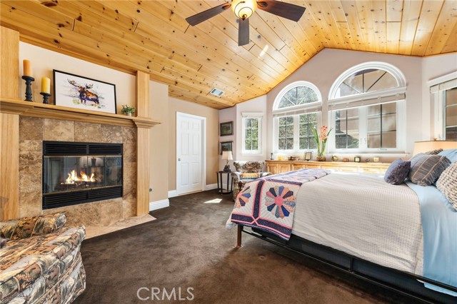 Detail Gallery Image 20 of 44 For 447 Bay View Dr, Lake Arrowhead,  CA 92352 - 4 Beds | 3 Baths