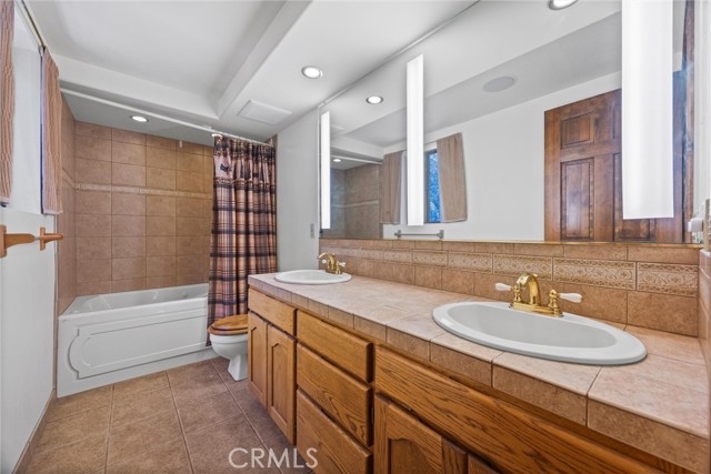 Detail Gallery Image 21 of 54 For 2332 Alpen Ct, –,  CA 93222 - 3 Beds | 4 Baths