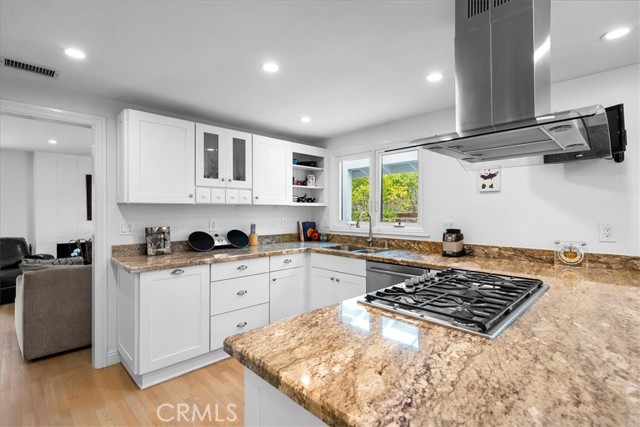 25 Aurora Drive, Rolling Hills Estates, California 90274, 4 Bedrooms Bedrooms, ,3 BathroomsBathrooms,Residential,Sold,Aurora,PV22148397