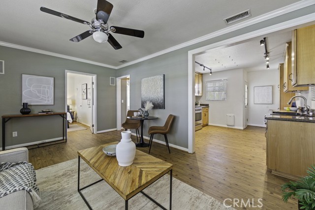 Detail Gallery Image 7 of 44 For 1832 N Brighton, Burbank,  CA 91506 - 2 Beds | 1 Baths