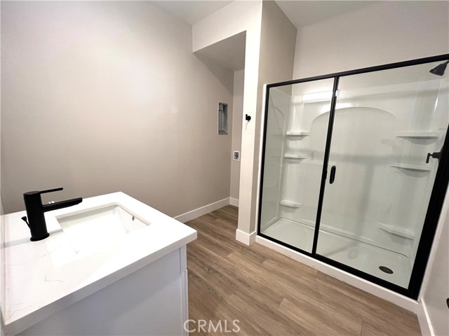 Detail Gallery Image 8 of 14 For 8412 Burnet Ave, North Hills,  CA 91343 - 2 Beds | 2 Baths