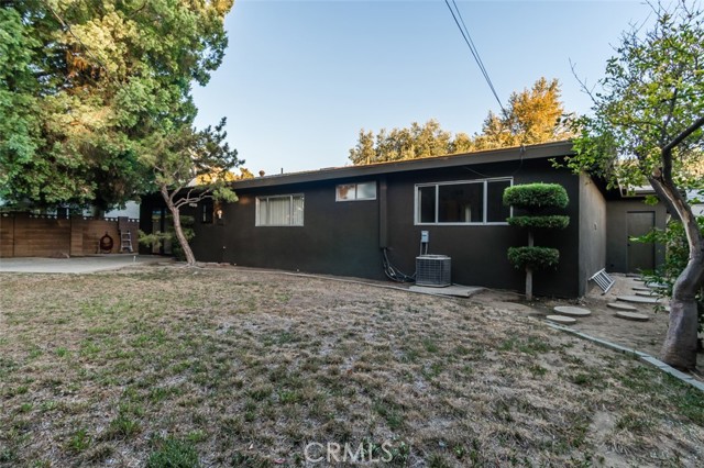 15929 Sunburst Street, North Hills CA: https://media.crmls.org/medias/369c8d0b-b05f-4571-8fa6-97b28e5125a1.jpg
