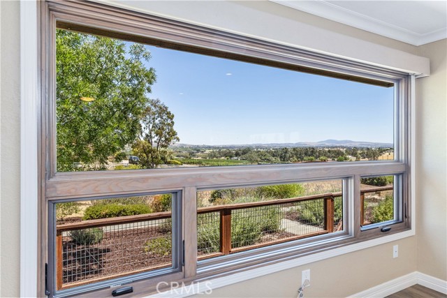 2885 Summer Ranch Road, Paso Robles CA: https://media.crmls.org/medias/369de246-9f9b-4a05-9362-ebf93a9fdbf2.jpg