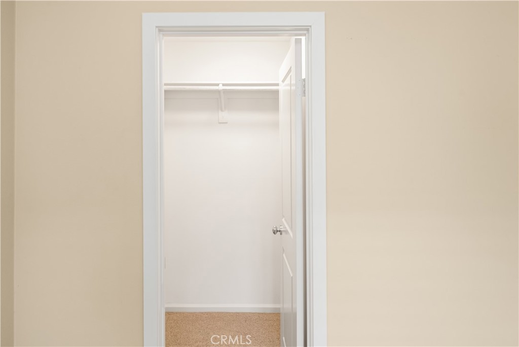 https://media.crmls.org/medias/369e0734-ebef-47f2-8319-4f9b3b637666.jpg?preset=X-Large